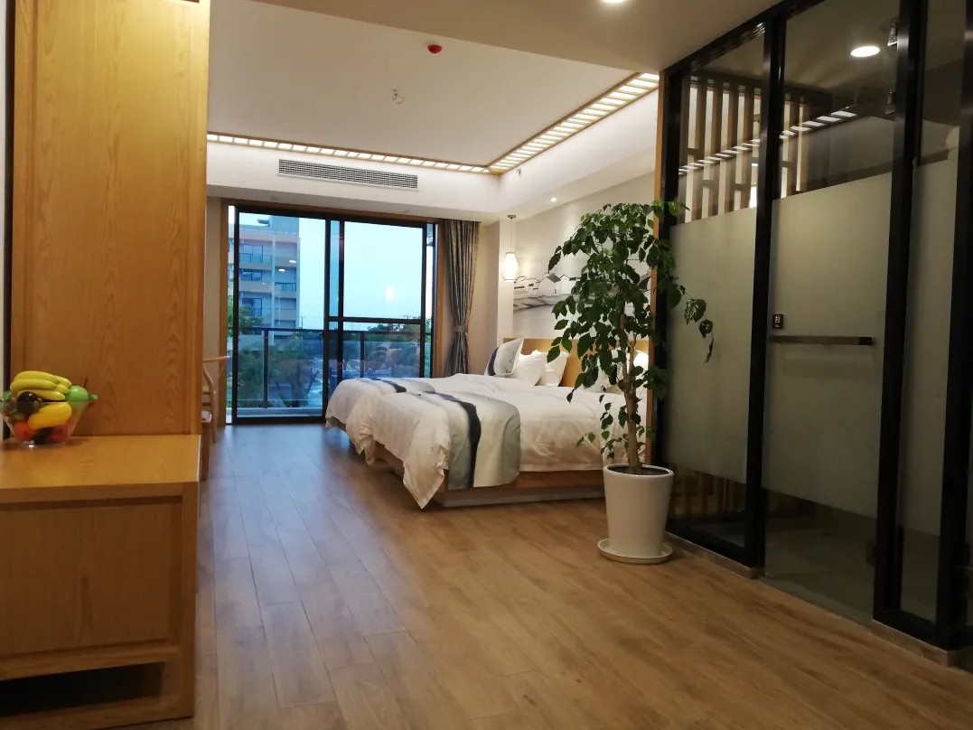 艳阳·园景双床房